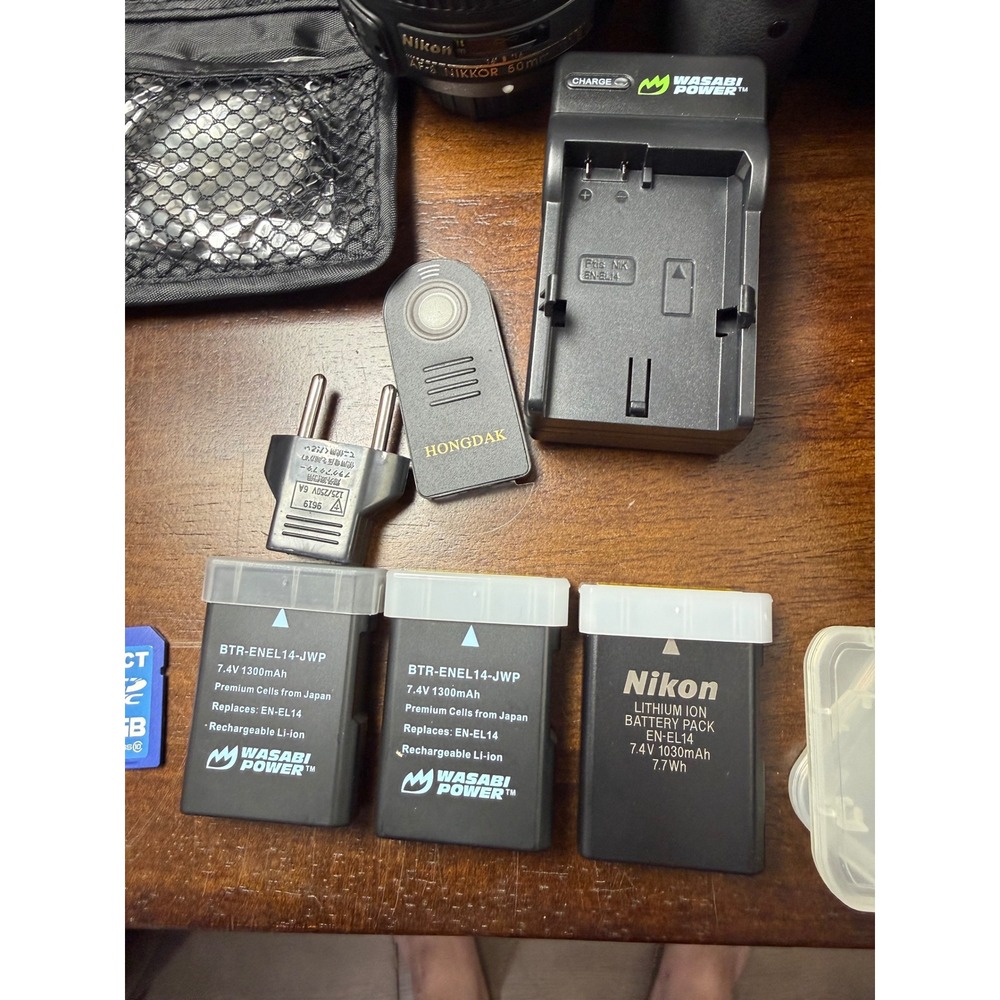 Nikon D3200 DSLR Camera Bundle 3 Lenses 18-55mm 55-300mm 50mm as-400 Flash - Picture 5 of 11